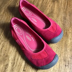 NWOTS! Keen Size 9 Contour Arch Slip-on Shoes!